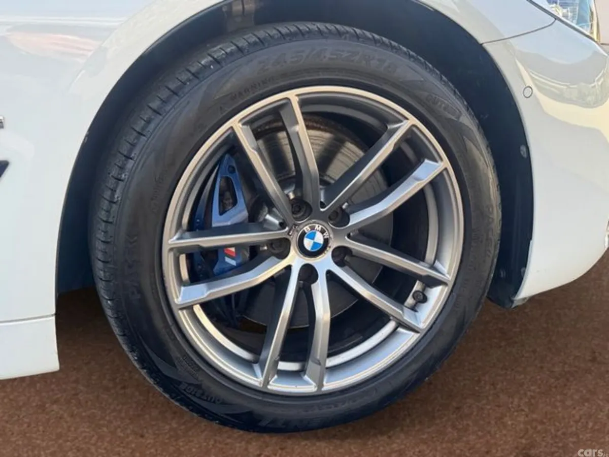 BMW 5-Series Saloon, Petrol Plug-in Hybrid, 2019, White