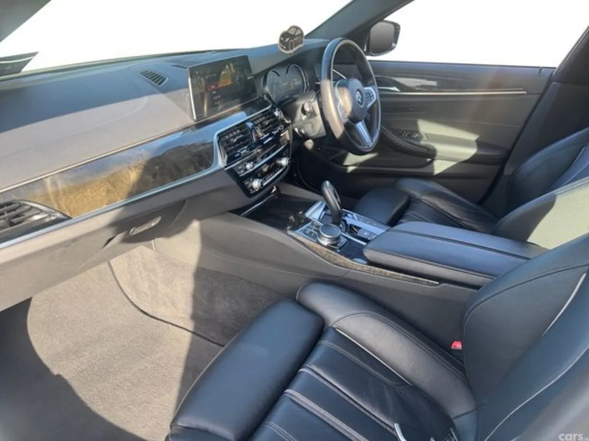 BMW 5-Series Saloon, Petrol Plug-in Hybrid, 2019, White