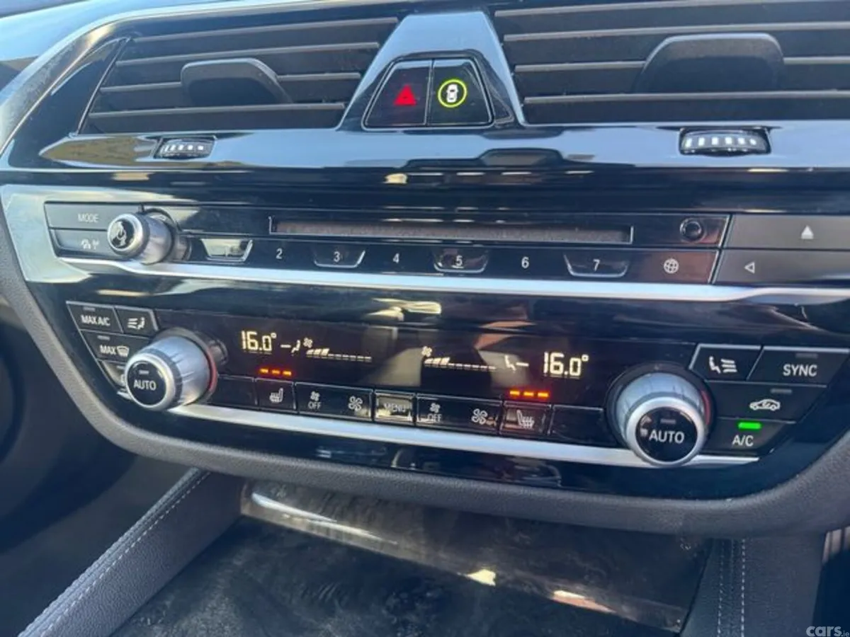 BMW 5-Series Saloon, Petrol Plug-in Hybrid, 2019, White