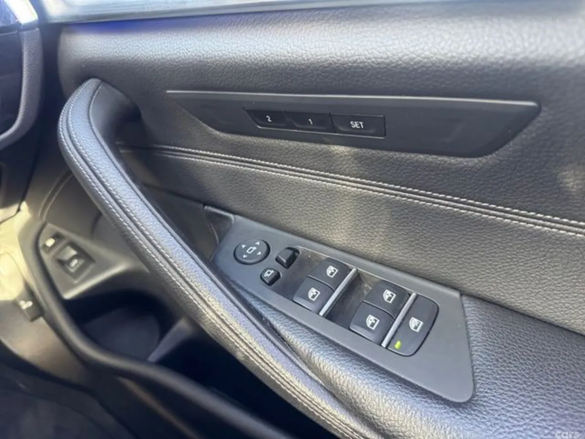BMW 5-Series Saloon, Petrol Plug-in Hybrid, 2019, White