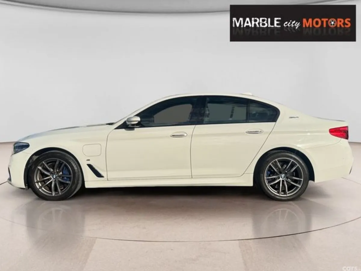BMW 5-Series Saloon, Petrol Plug-in Hybrid, 2019, White