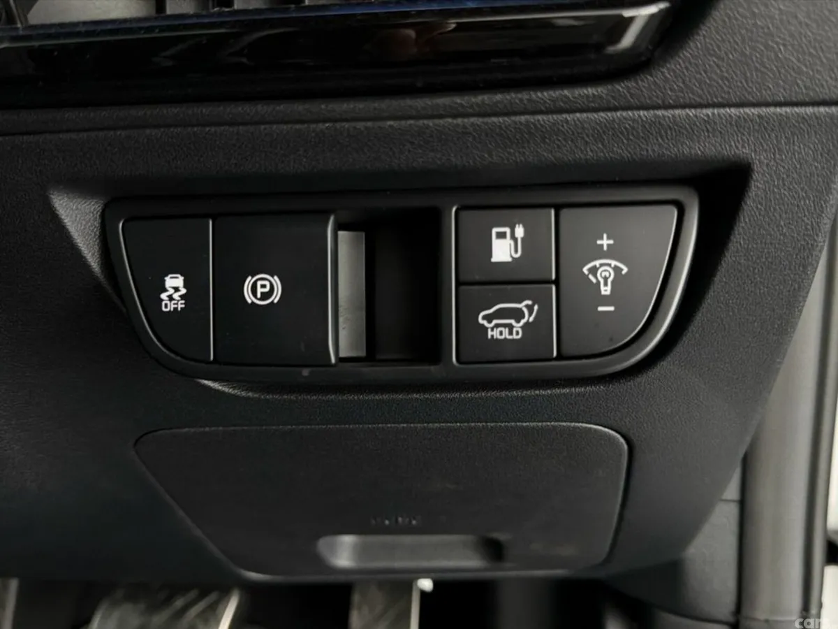 Kia EV6 MPV, Electric, 2026, White