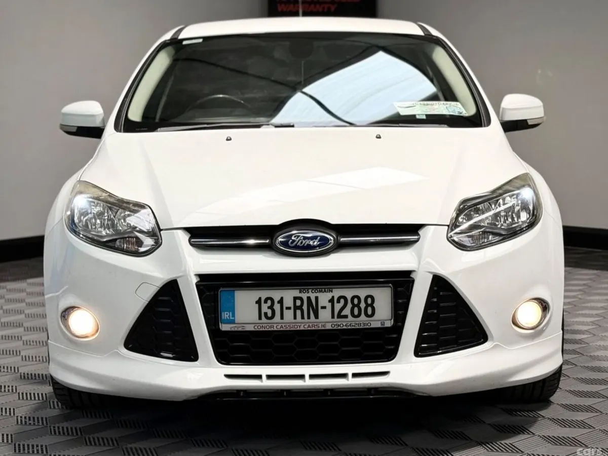 Ford Focus Hatchback, Petrol, 2013, White