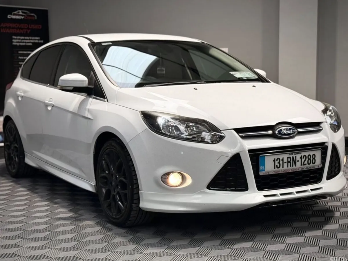 Ford Focus Hatchback, Petrol, 2013, White