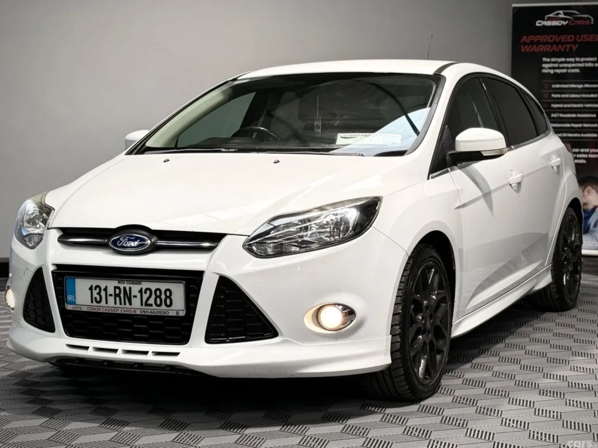 Ford Focus Hatchback, Petrol, 2013, White