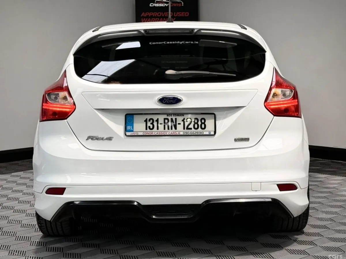 Ford Focus Hatchback, Petrol, 2013, White