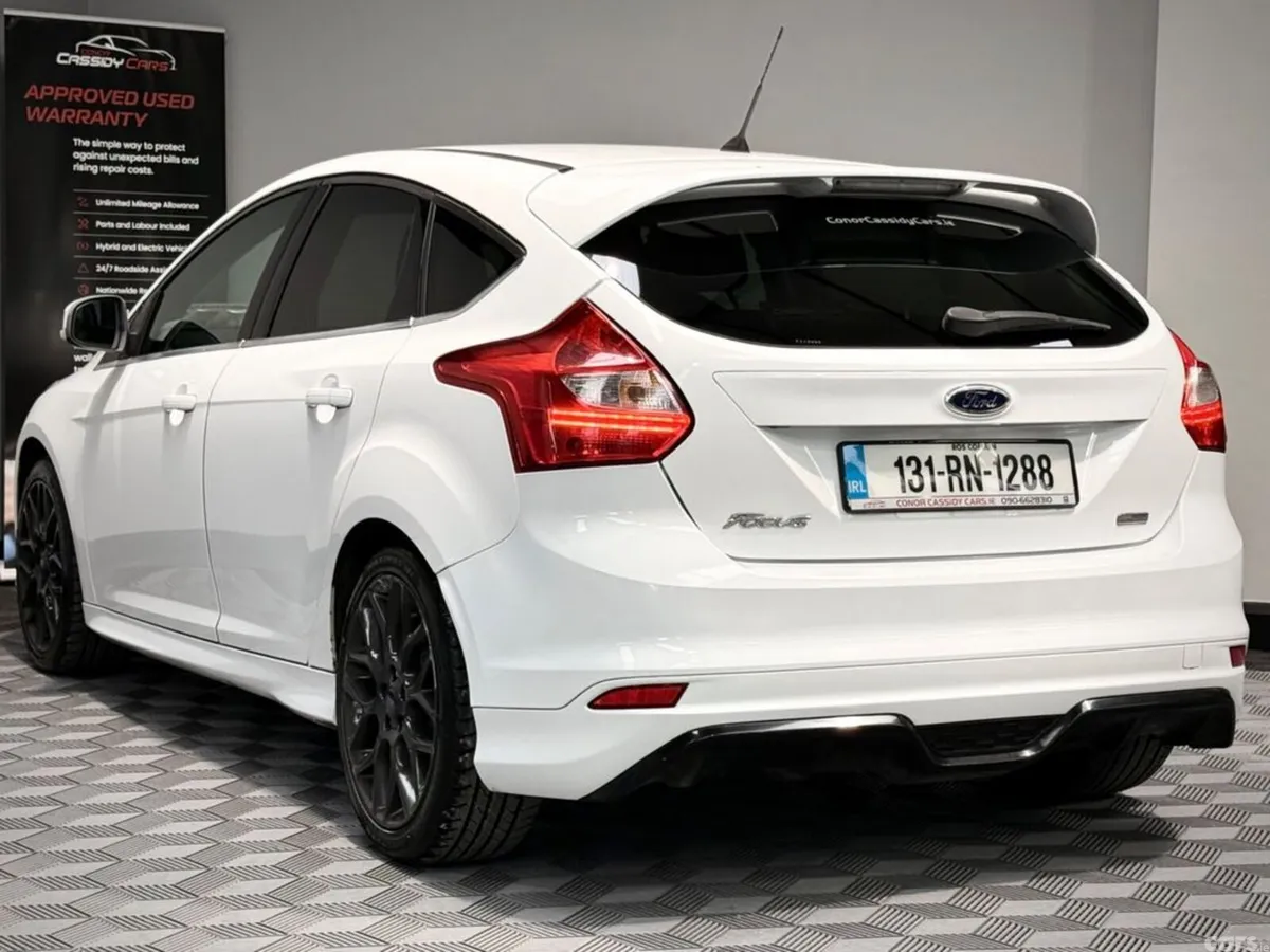 Ford Focus Hatchback, Petrol, 2013, White