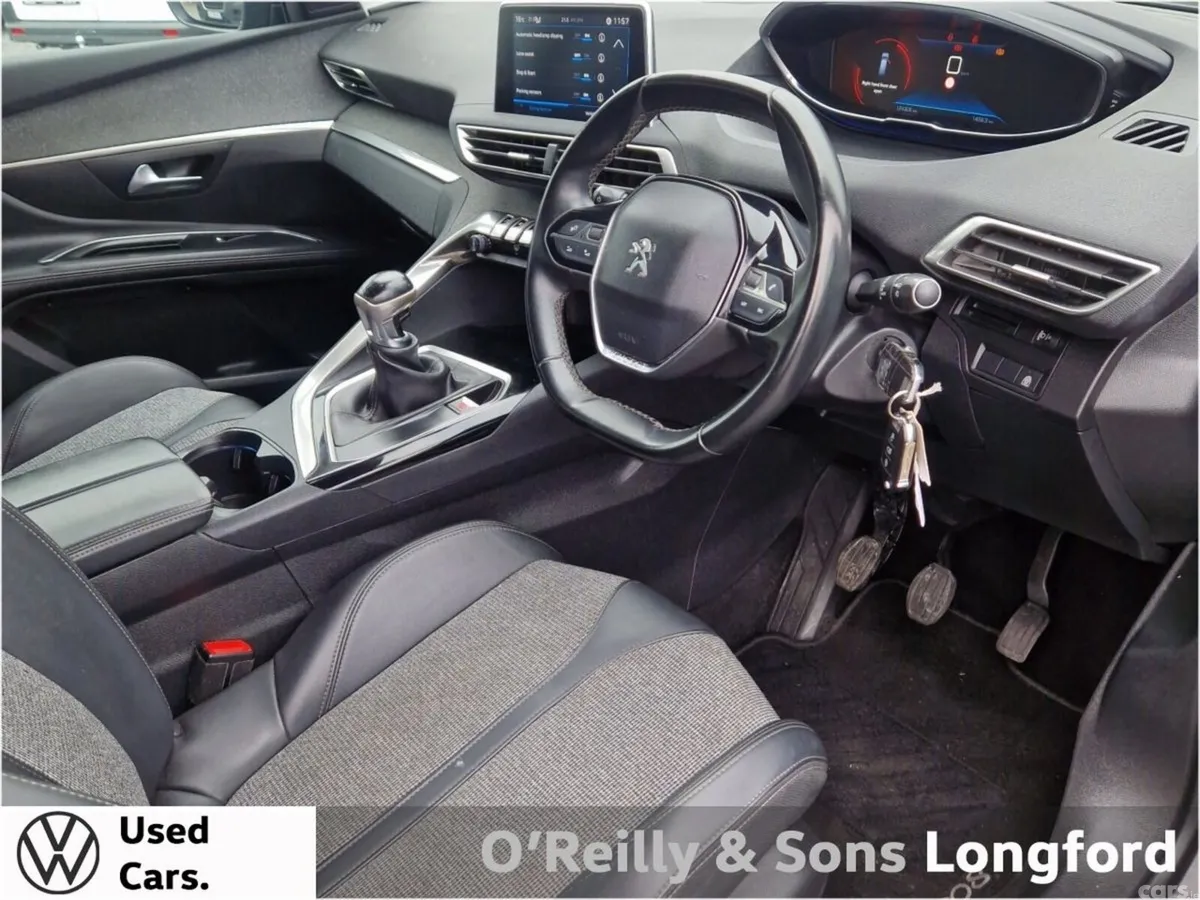 Peugeot 5008 MPV, Diesel, 2020, Grey