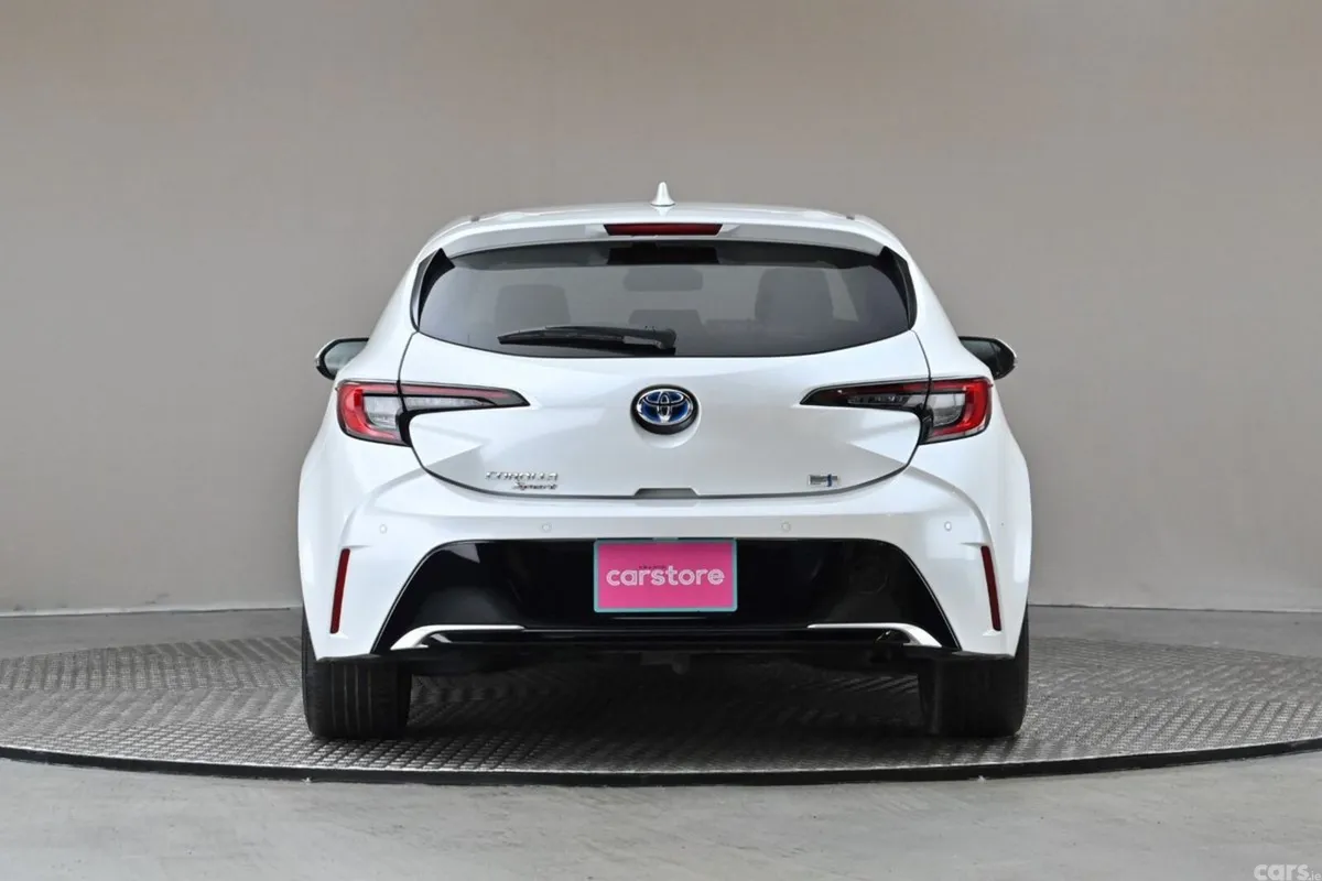 Toyota Corolla Hatchback, Petrol Hybrid, 2023, White