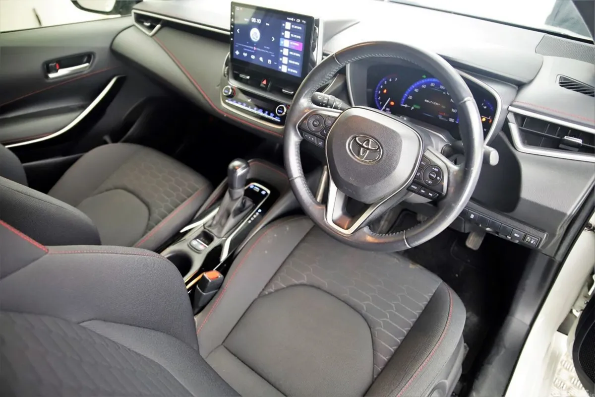 Toyota Corolla Hatchback, Petrol Hybrid, 2023, White