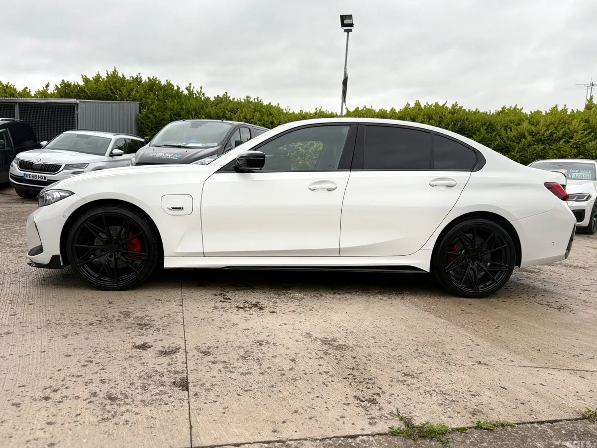 BMW 3-Series Saloon, Petrol Hybrid, 2023, White