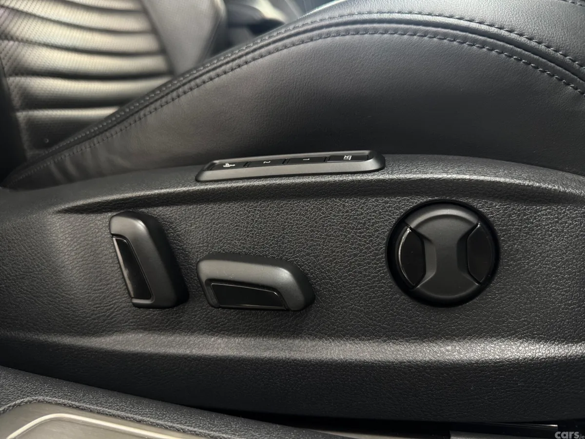 Volkswagen Passat Saloon, Diesel, 2018, White