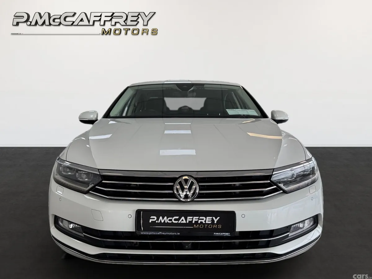 Volkswagen Passat Saloon, Diesel, 2018, White
