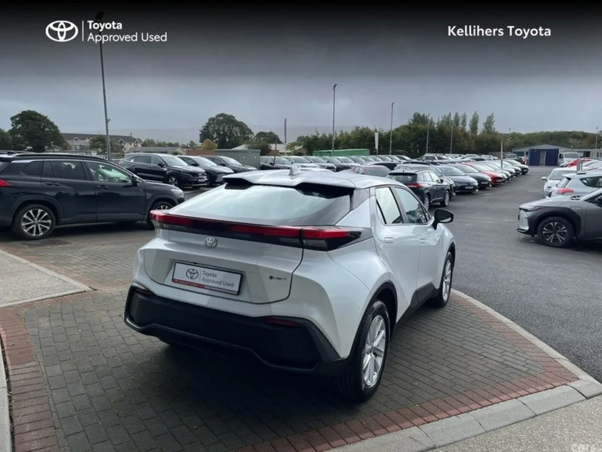 Toyota C-HR SUV, Petrol Hybrid, 2024, White