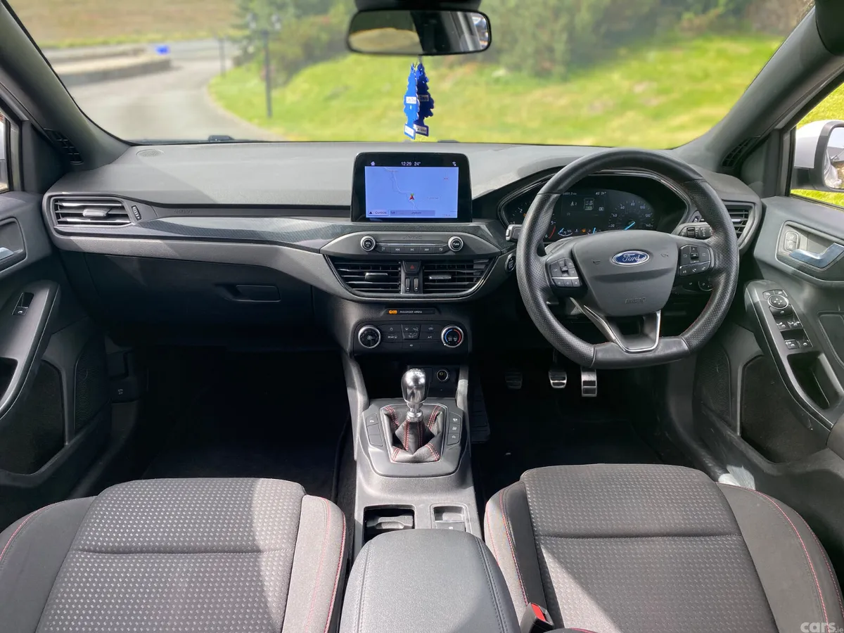 Ford Focus Hatchback, Diesel, 2019, White