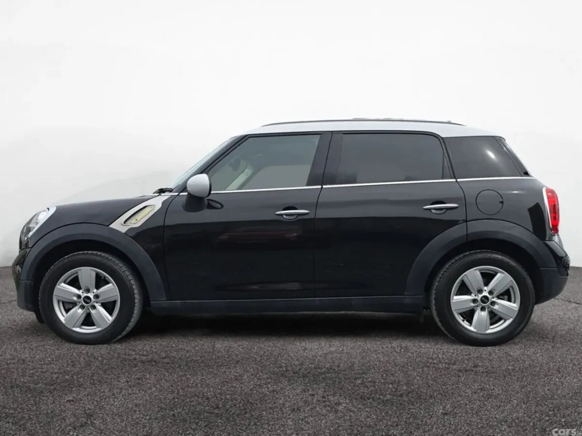 Mini Cooper Hatchback, Diesel, 2015, Black