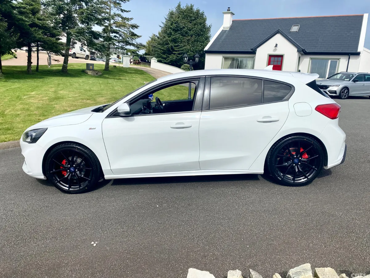 Ford Focus Hatchback, Diesel, 2019, White