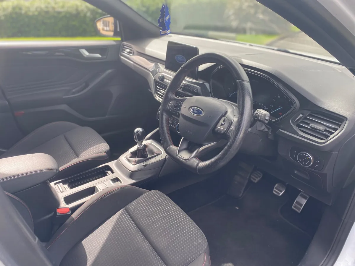 Ford Focus Hatchback, Diesel, 2019, White