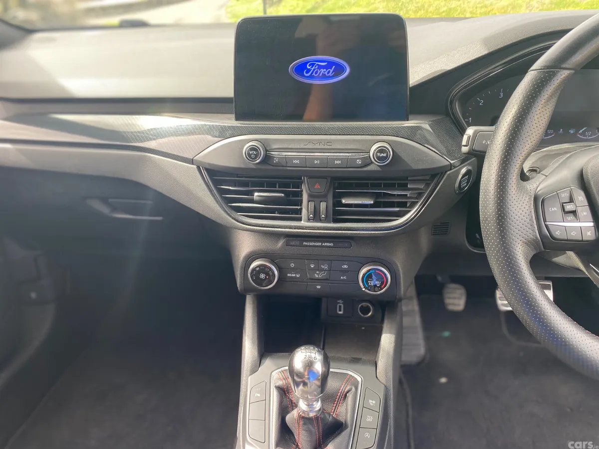 Ford Focus Hatchback, Diesel, 2019, White