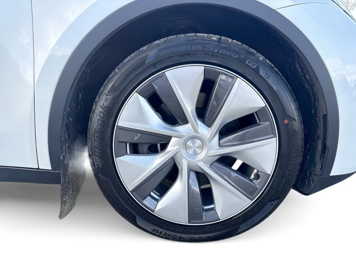 Tesla Model Y MPV, Electric, 2024, White