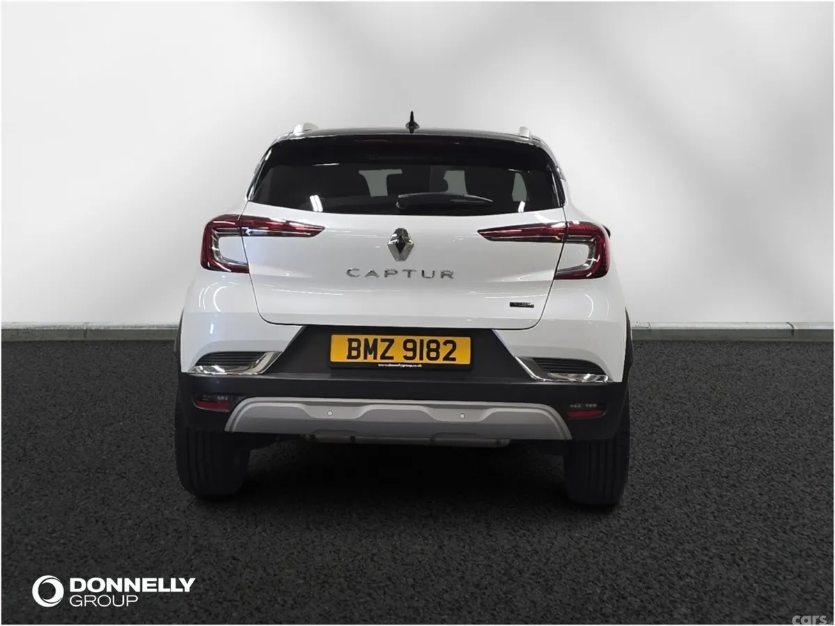 Renault Captur Hatchback, Petrol Hybrid, 2023, White