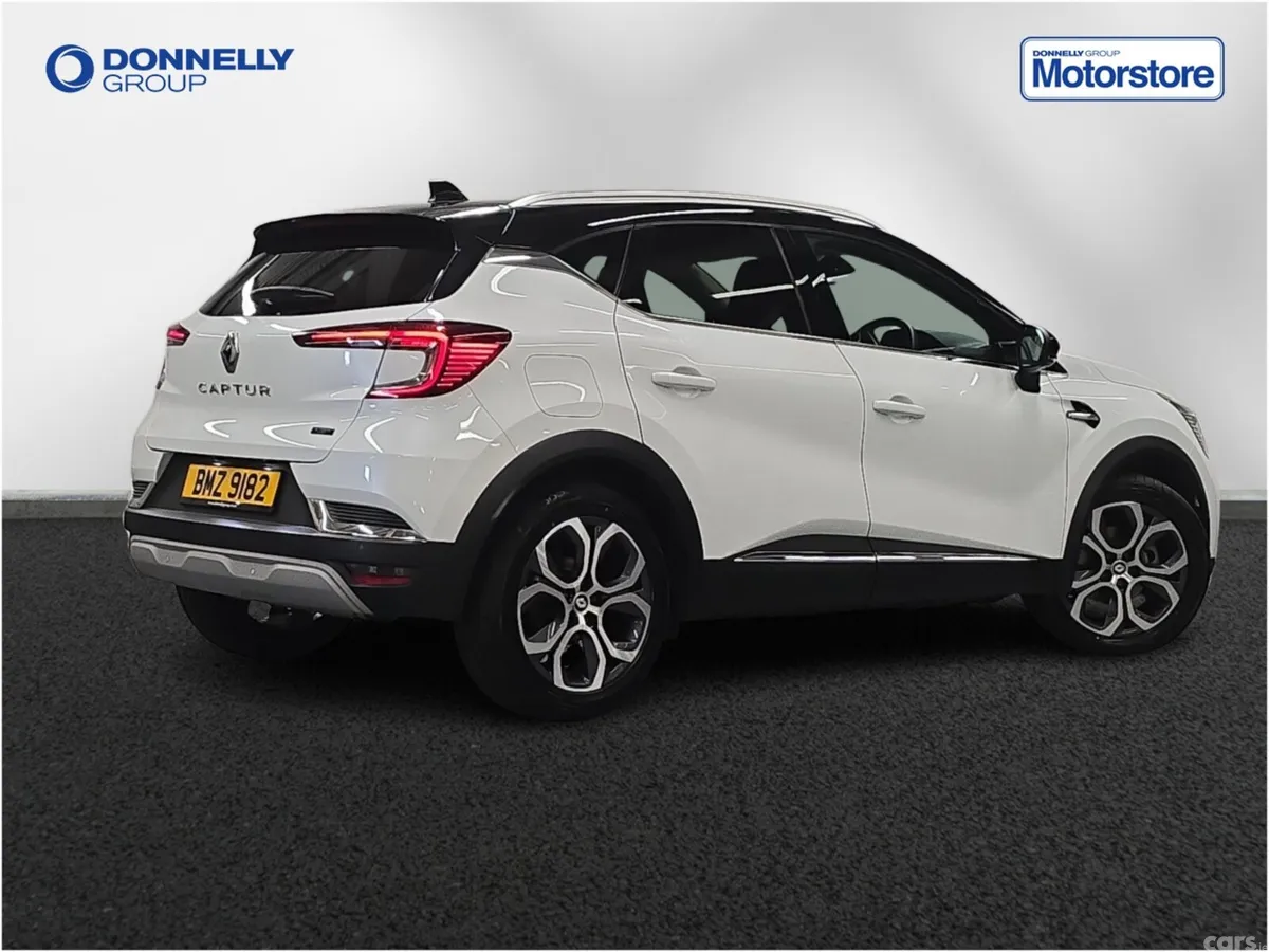 Renault Captur Hatchback, Petrol Hybrid, 2023, White