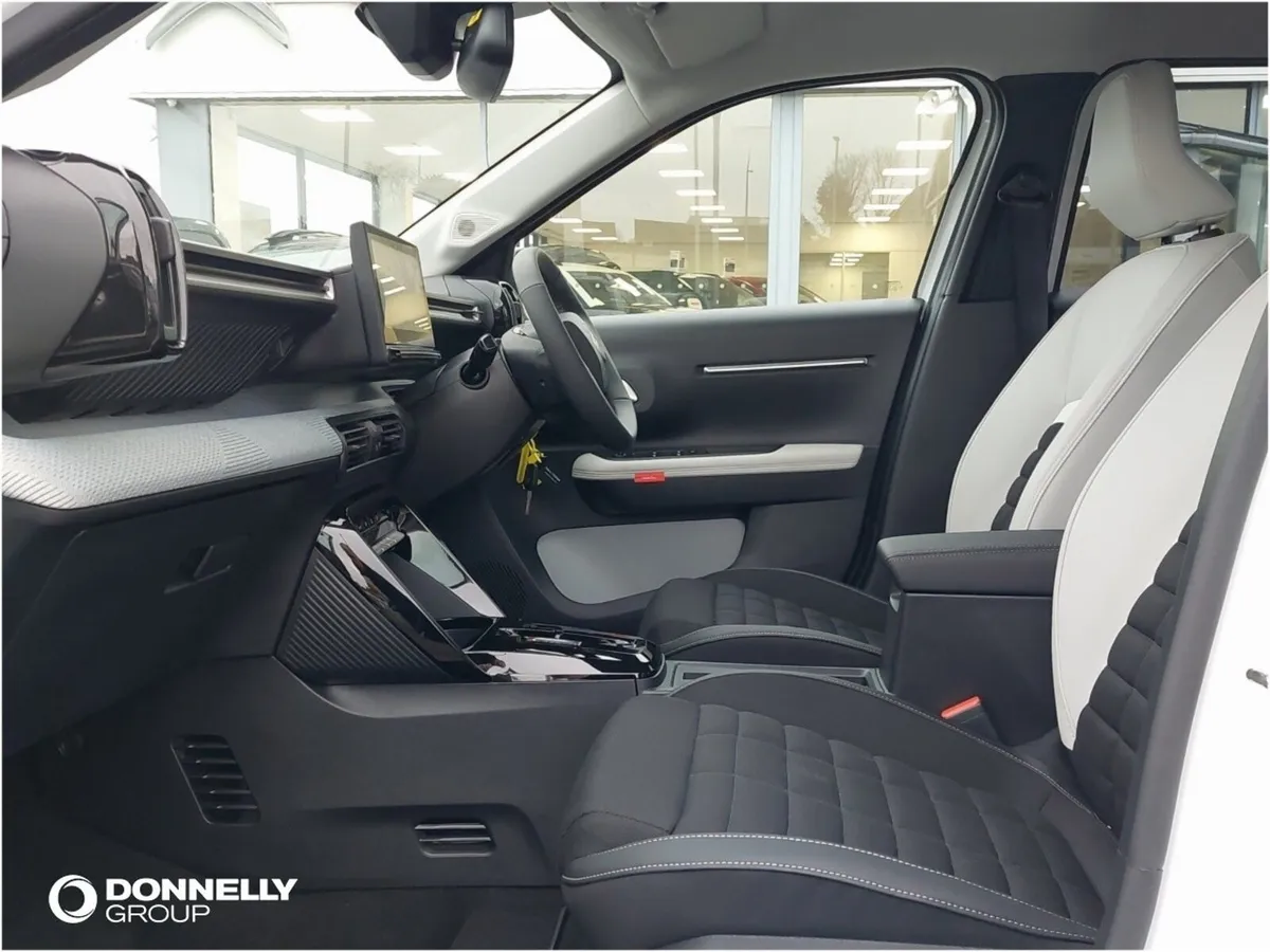 Citroen C3 Aircross Hatchback, Petrol, 2025, White