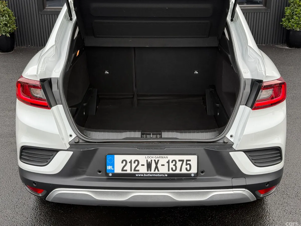 Renault Arkana Hatchback, Petrol, 2021, White