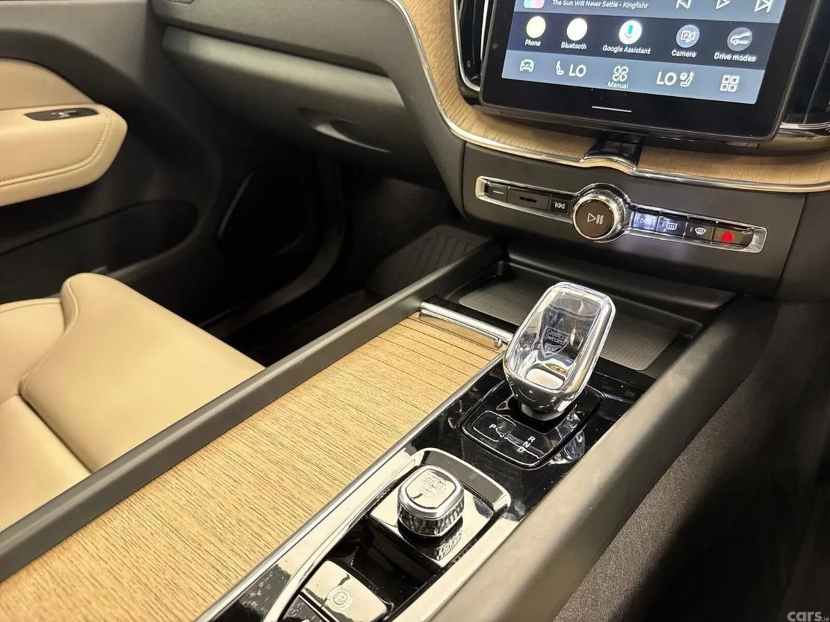 Volvo XC60 SUV, Petrol Plug-in Hybrid, 2025, Red