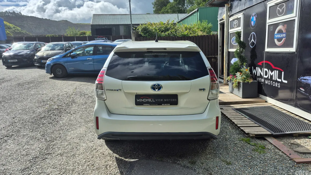 Toyota Prius Saloon, Petrol Hybrid, 2019, White