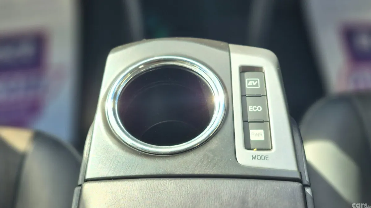 Toyota Prius Saloon, Petrol Hybrid, 2019, White
