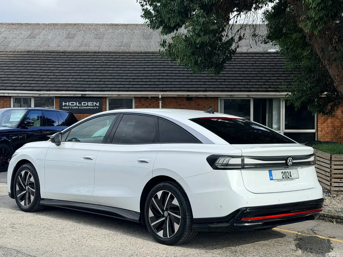 Volkswagen ID.7 Hatchback, Electric, 2024, White