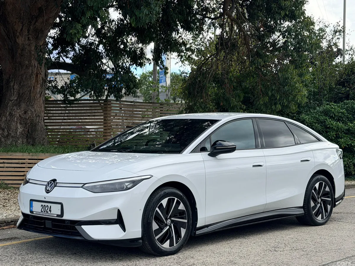 Volkswagen ID.7 Hatchback, Electric, 2024, White