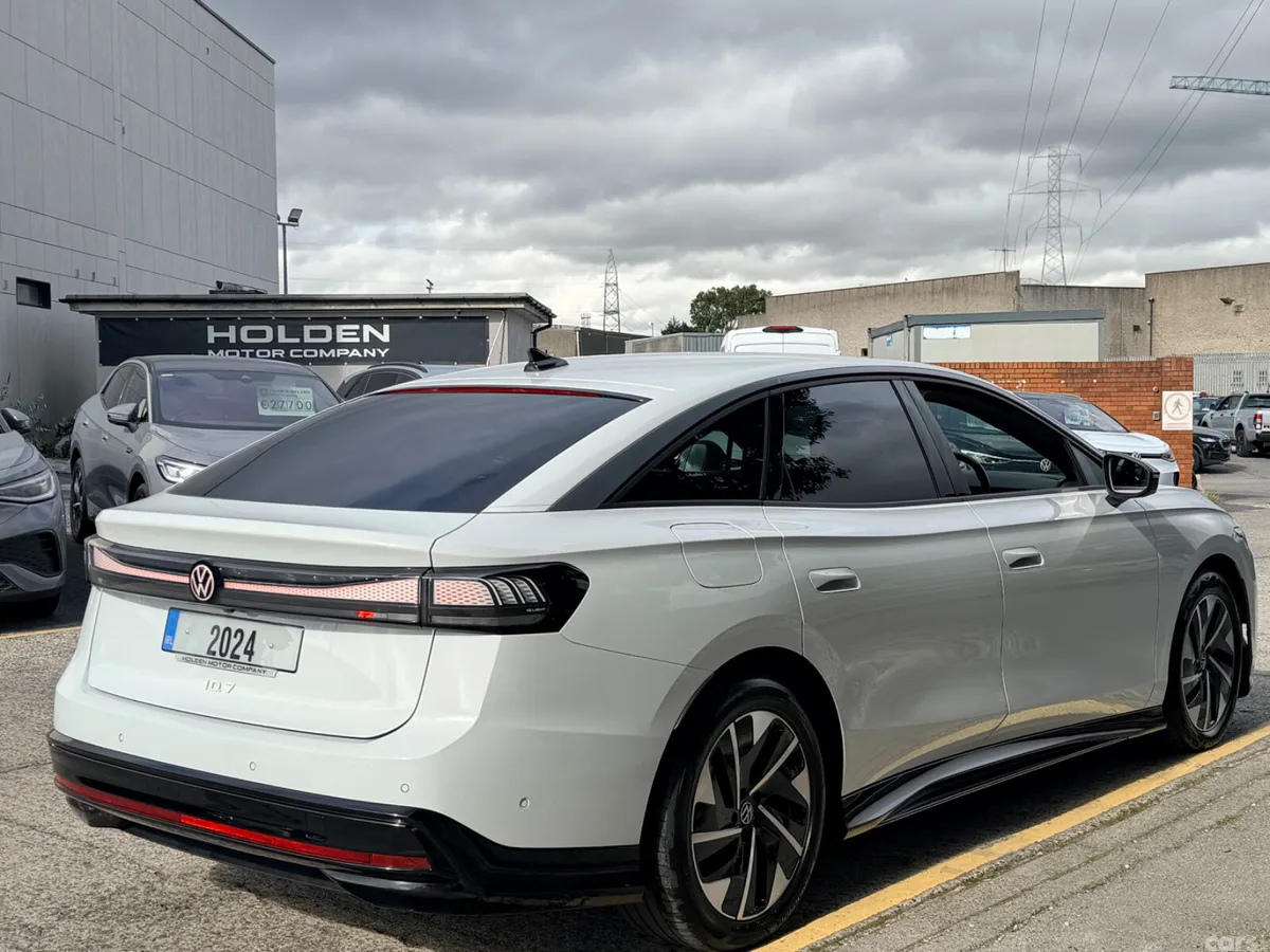 Volkswagen ID.7 Hatchback, Electric, 2024, White