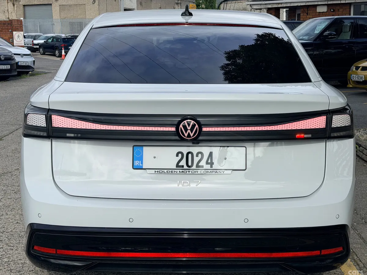 Volkswagen ID.7 Hatchback, Electric, 2024, White