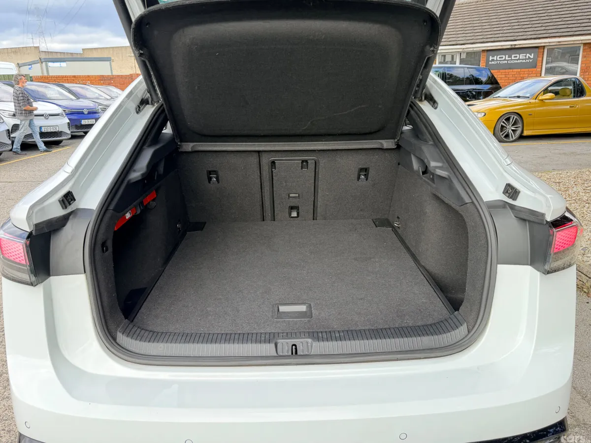 Volkswagen ID.7 Hatchback, Electric, 2024, White