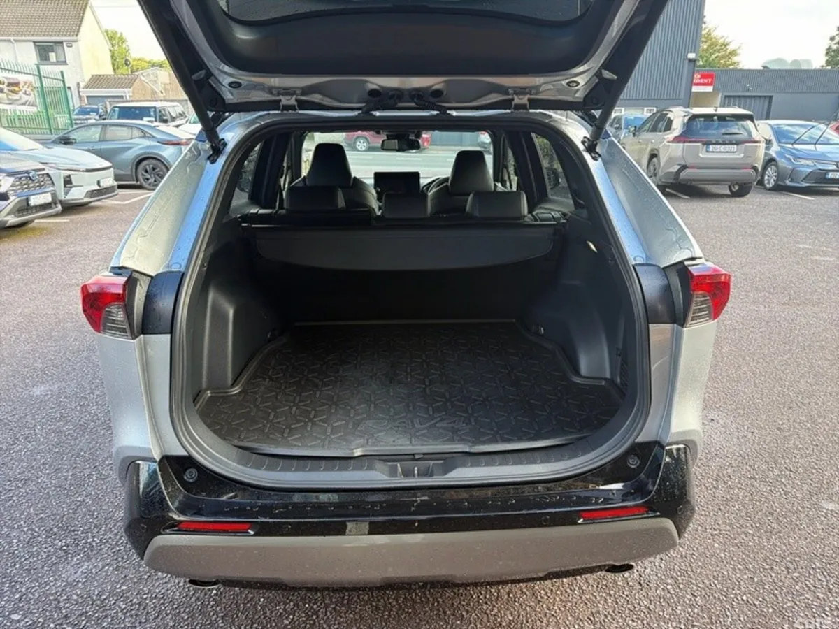 Toyota RAV4 SUV, Petrol Hybrid, 2025, Grey