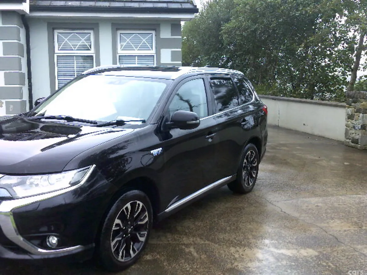 Mitsubishi Outlander SUV, Petrol Plug-in Hybrid, 2018, Black