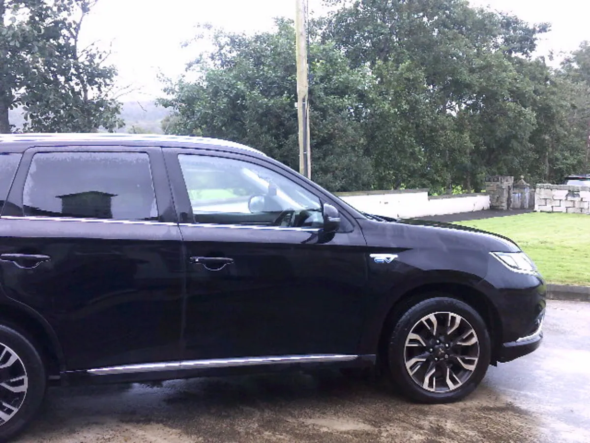 Mitsubishi Outlander SUV, Petrol Plug-in Hybrid, 2018, Black