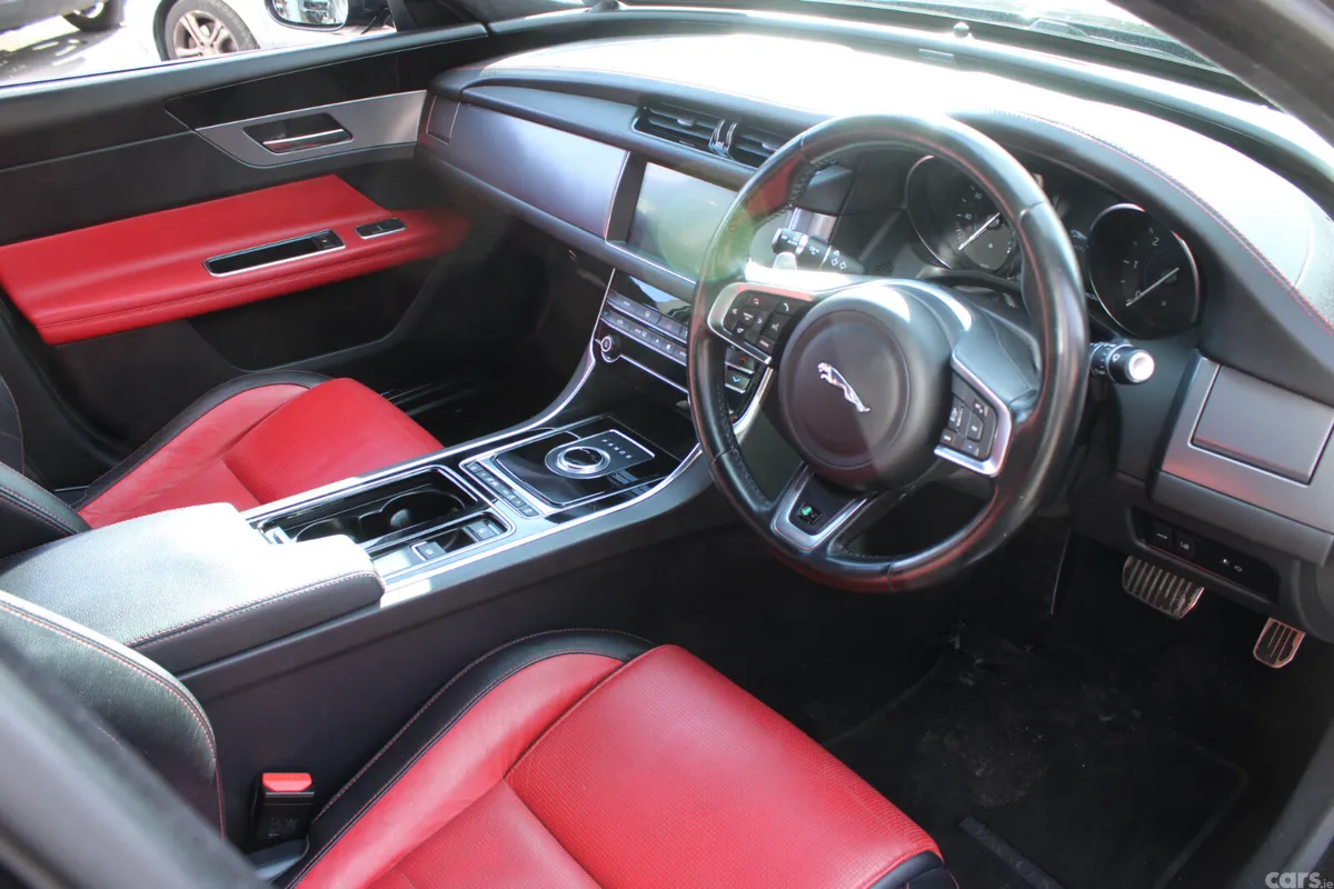 Jaguar XF Saloon, Diesel, 2019, Black