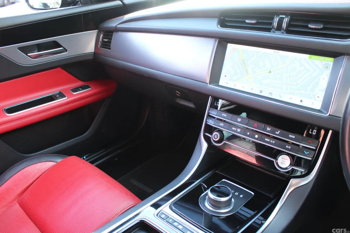 Jaguar XF Saloon, Diesel, 2019, Black