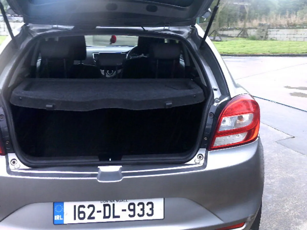 Suzuki Baleno Hatchback, Petrol, 2016, Silver