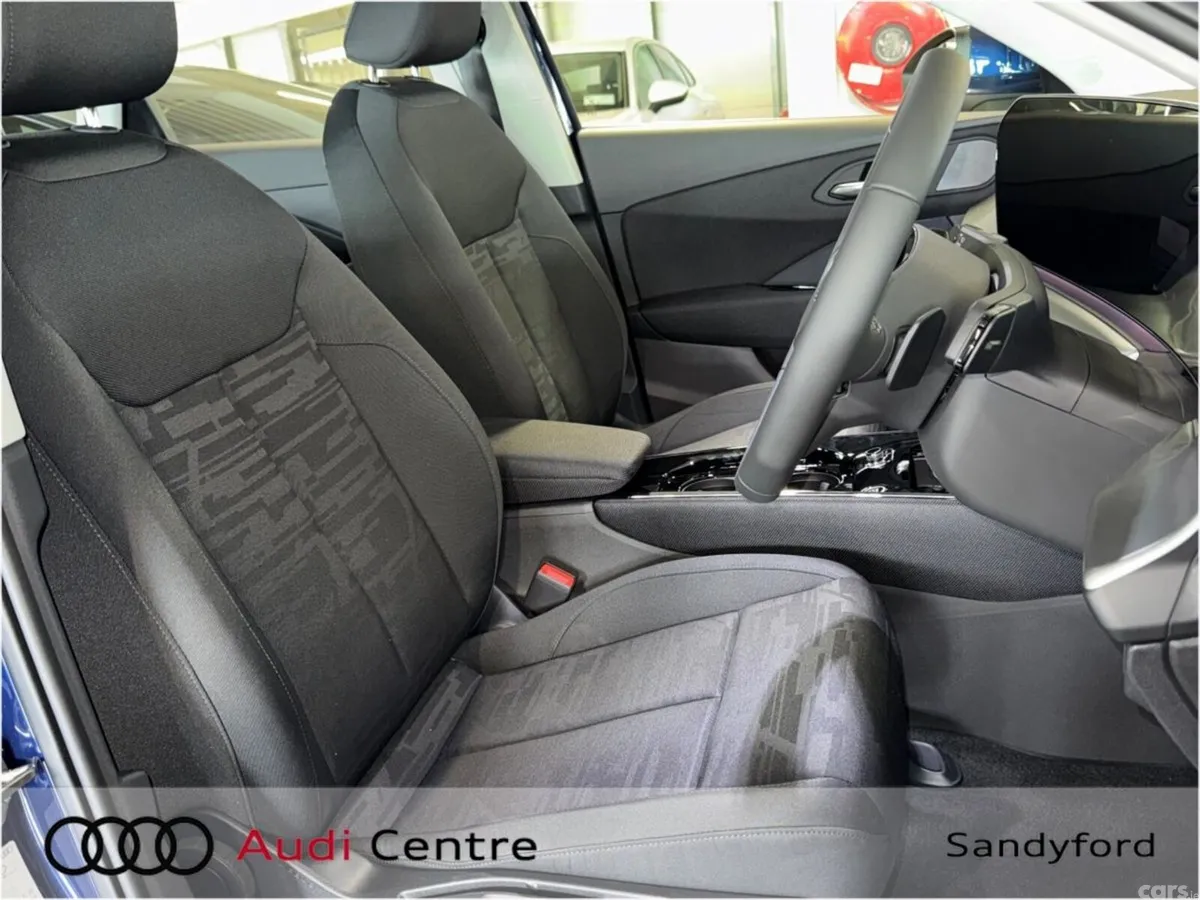 Audi Q3 SUV, Petrol Plug-in Hybrid, 2026, Blue