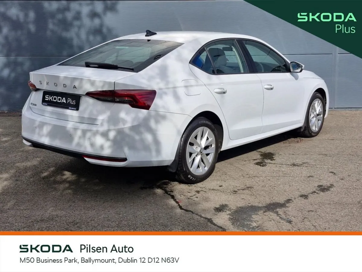Skoda Octavia Saloon, Diesel, 2024, White