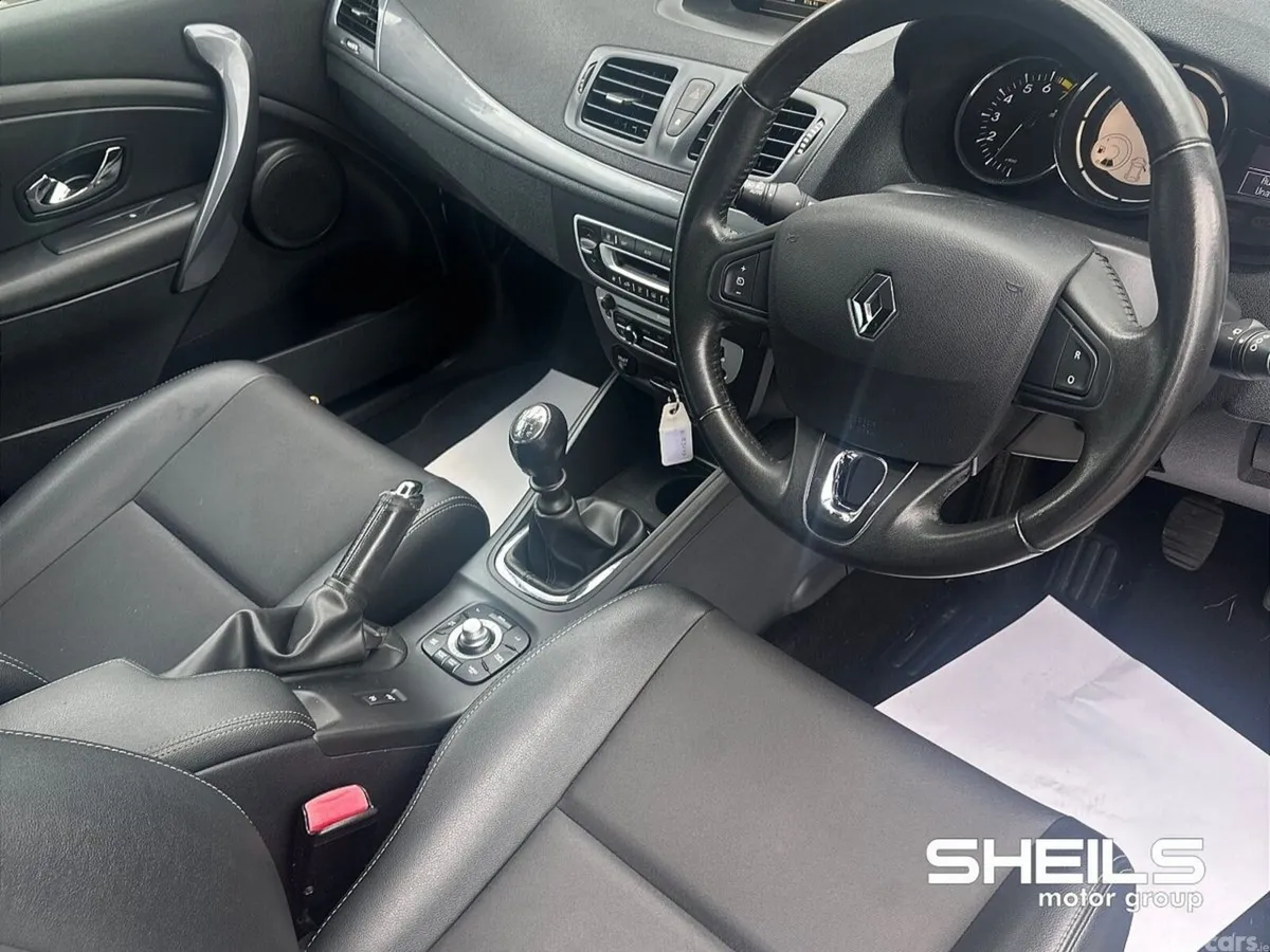 Renault Megane Hatchback, Petrol, 2016, White