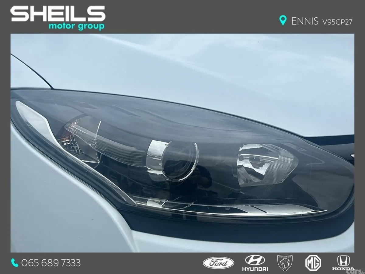 Renault Megane Hatchback, Petrol, 2016, White