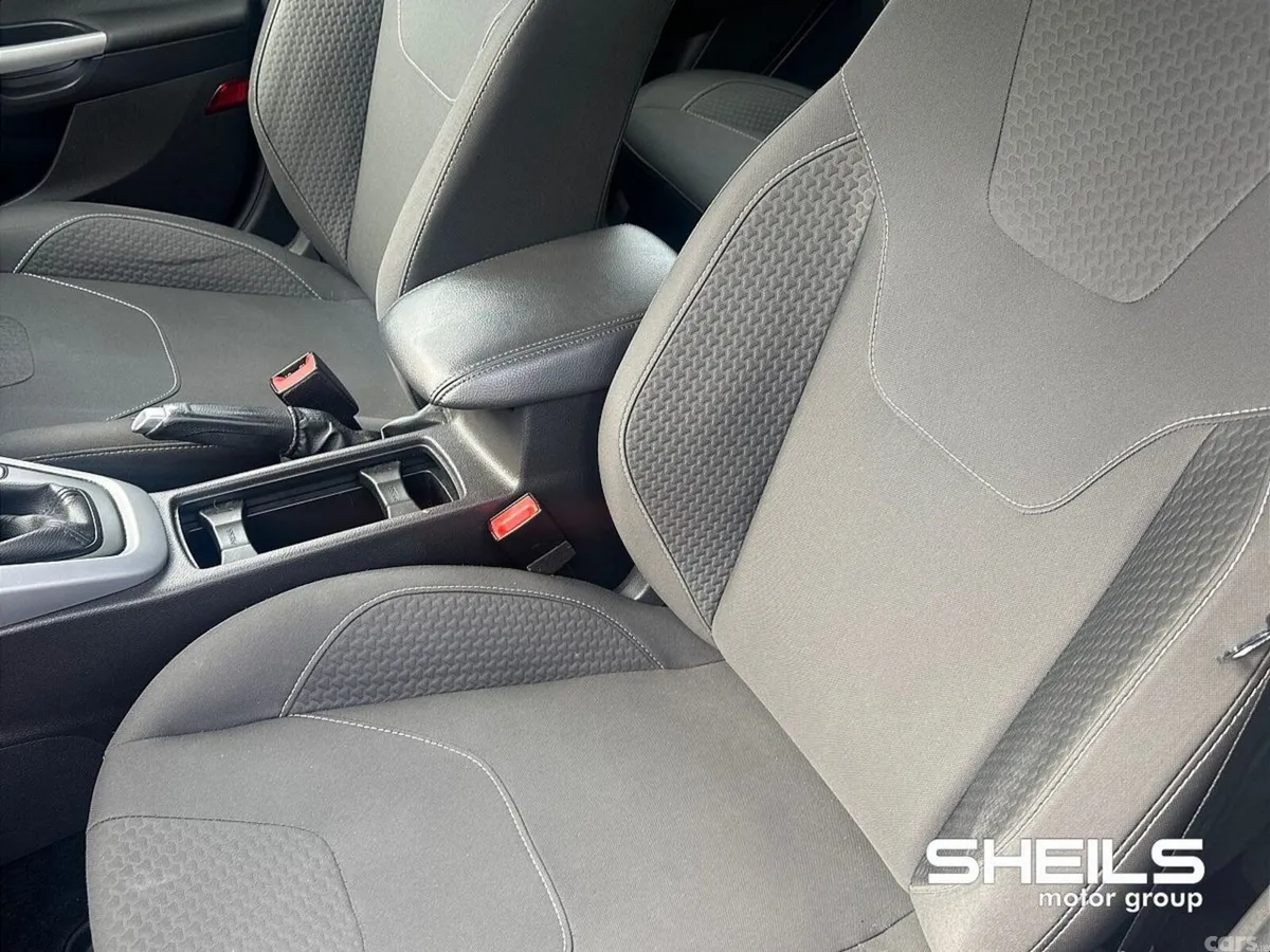 Ford Focus Hatchback, Diesel, 2017, Brown