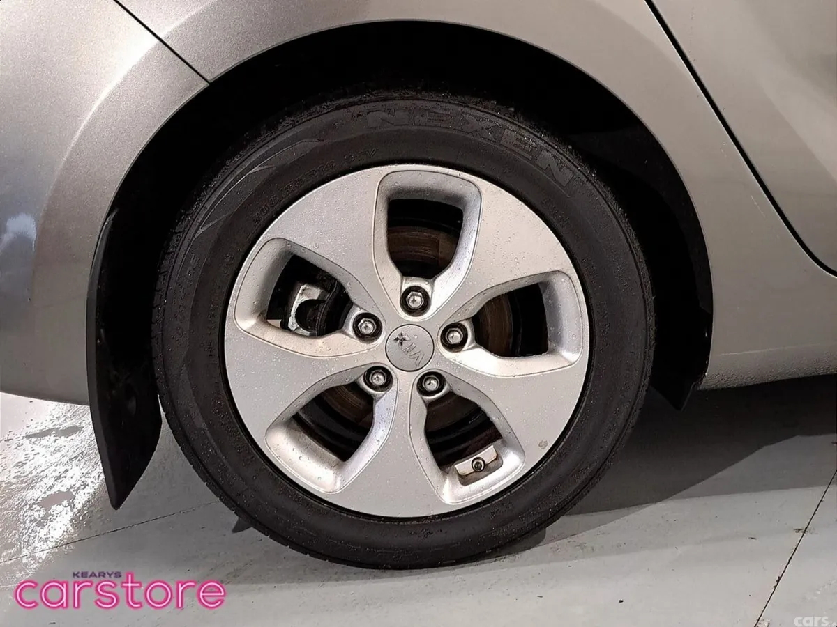 Kia Carens MPV, Diesel, 2016, Silver