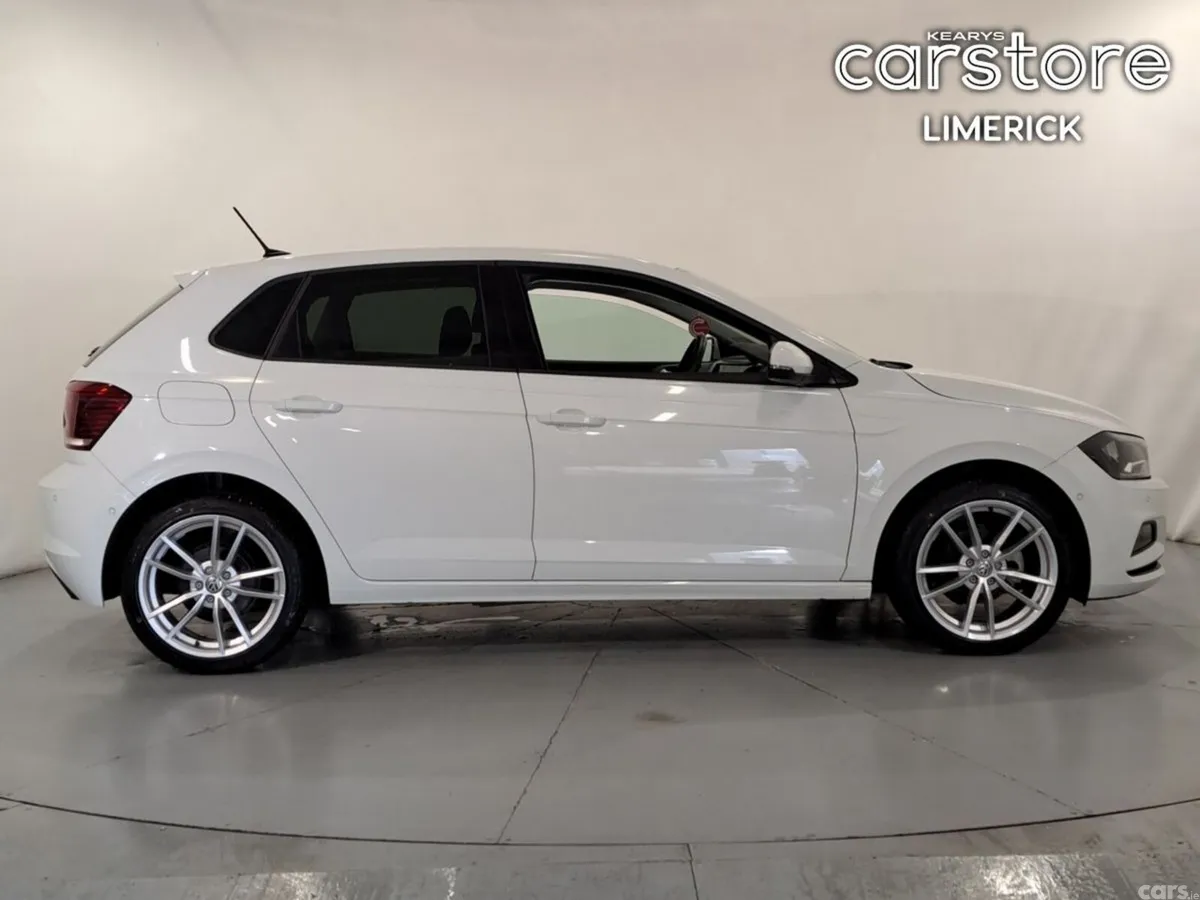 Volkswagen Polo Hatchback, Petrol, 2018, White