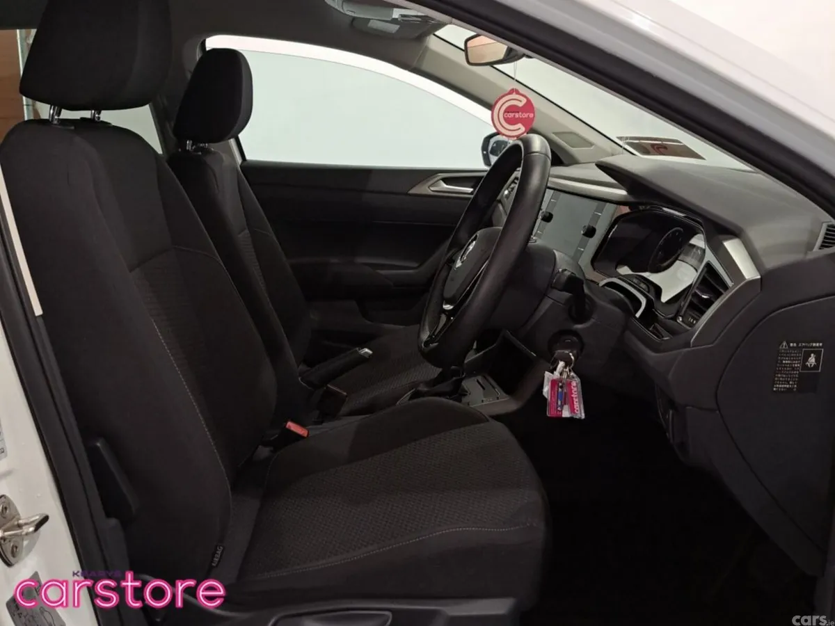 Volkswagen Polo Hatchback, Petrol, 2018, White